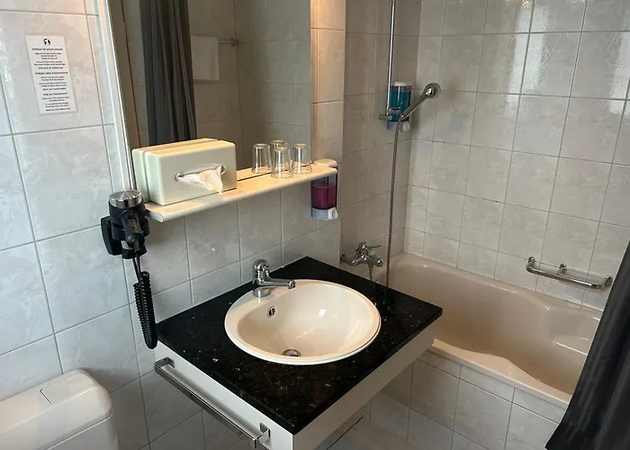 Strandhotel Seeblick 3* Faulensee